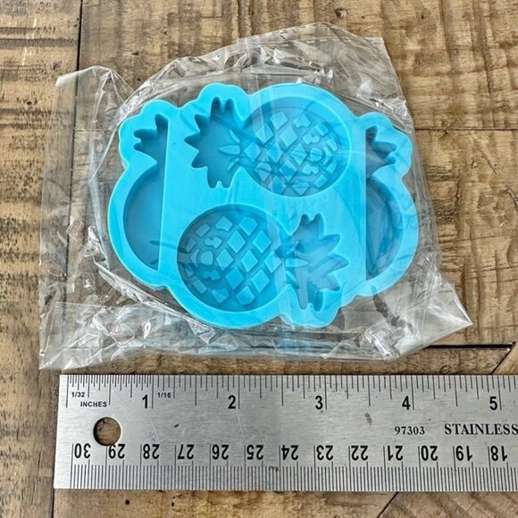 Pineapple Silicone Mold - Picture 2 of 3